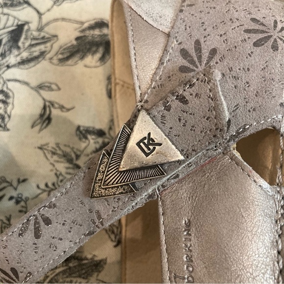 DORKING BY FLUCHOS  Sz 6 Suede Laser Flower Cut Out Velcro Mary Jane Sandals - Picture 7 of 14